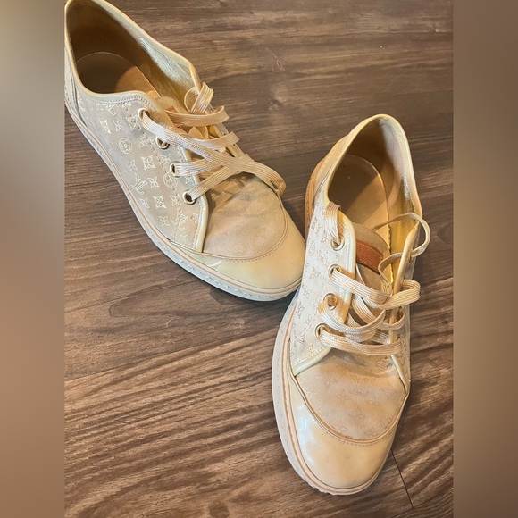 Authentic Louis Vuitton Gold Sneakers. - Picture 5 of 9